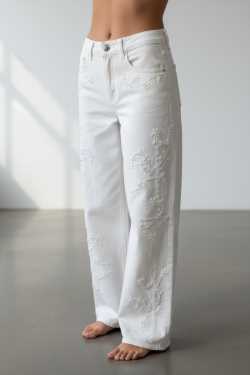 ABBIGLIAMENTO - Jeans con ricamo