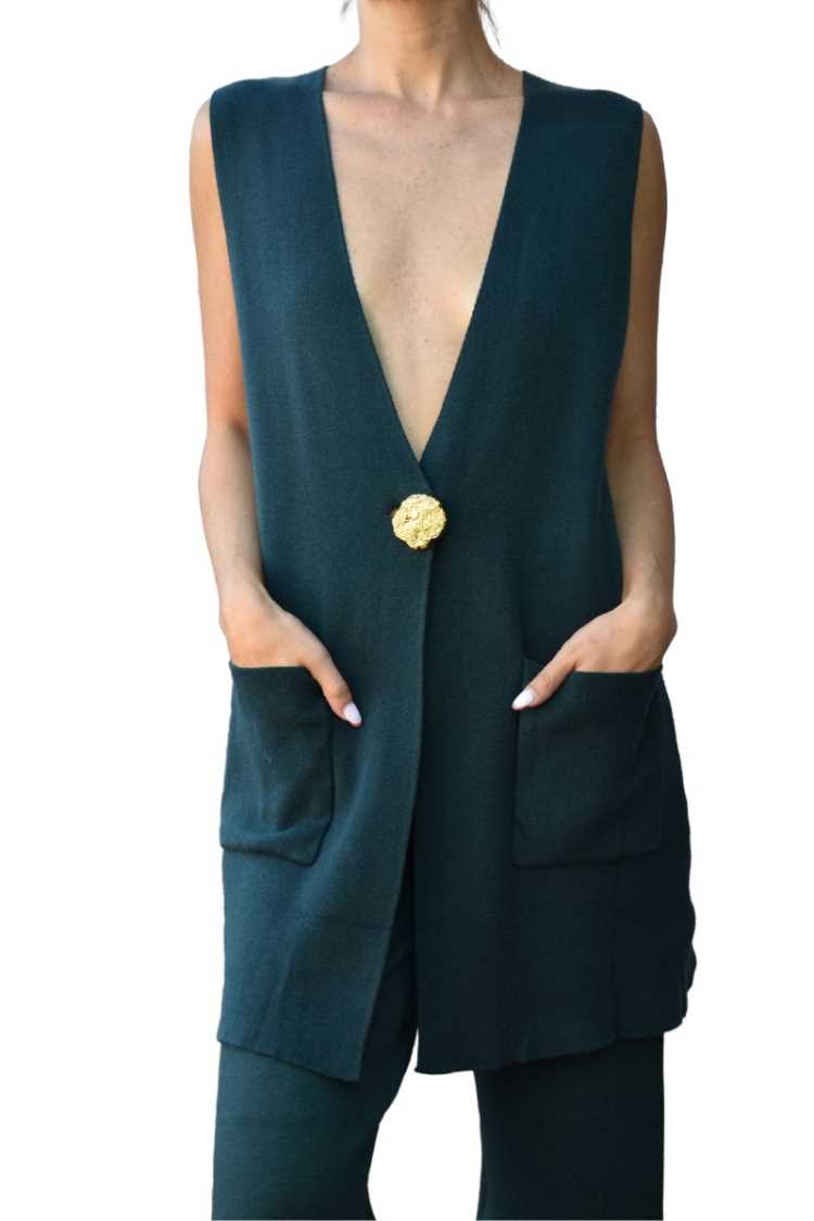 Gilet lungo con bottone grande